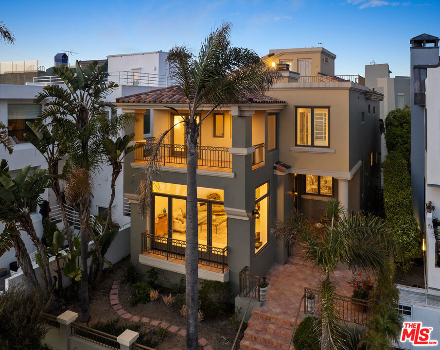 Properties 1 5105 Via Donte
