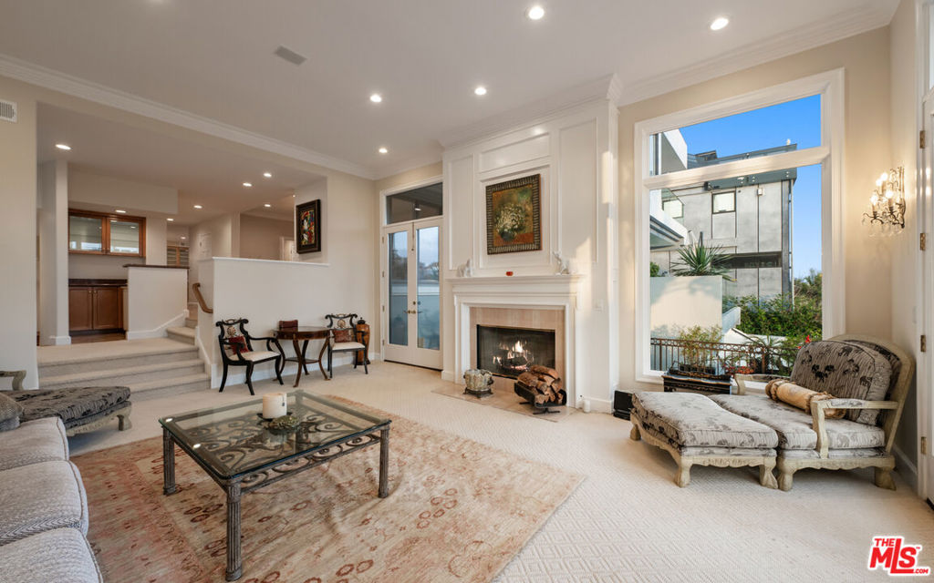 Properties 3 5105 Via Donte