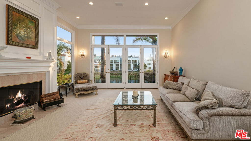 Properties 4 5105 Via Donte