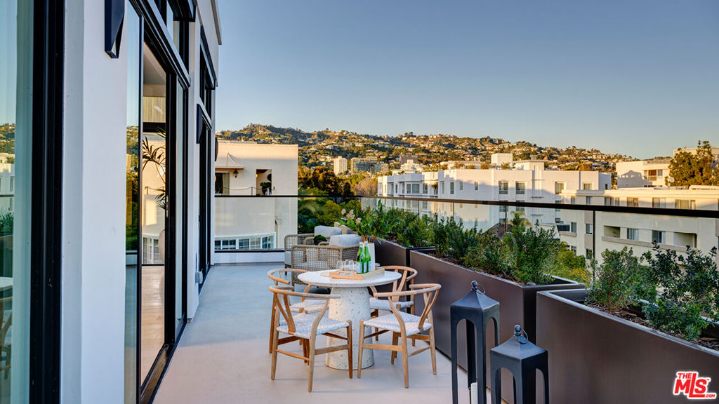 425 N Palm Drive 503