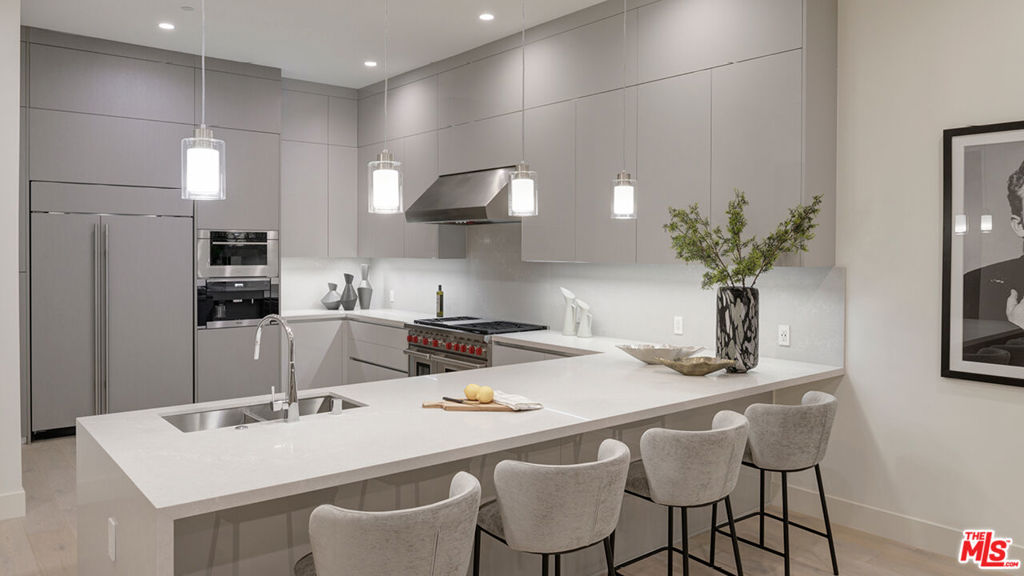 425 N Palm Drive 503