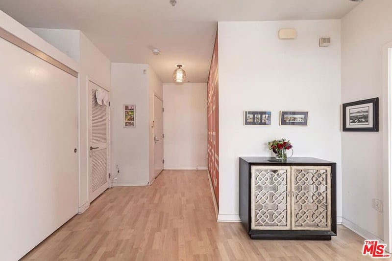 4215 Glencoe Avenue 317