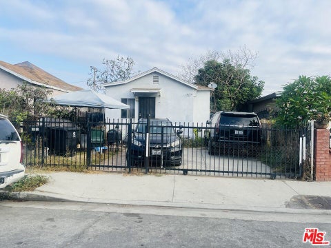 Photo of 2441 E 114th Street, Los Angeles, CA 90059 (MLS # 26991665)