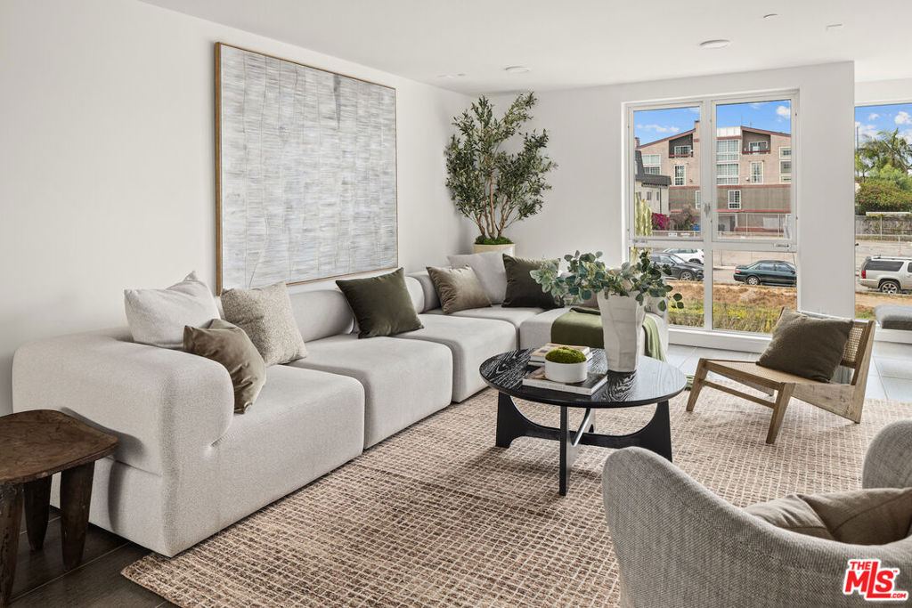 310 Washington Boulevard 504