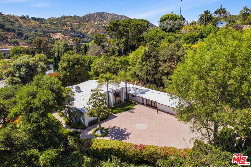 999 Casiano Road