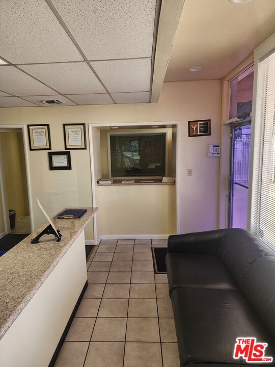 707 N La Brea Avenue
