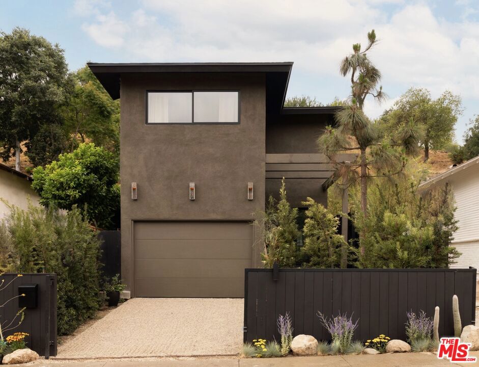 Properties 1 710 Amador Street