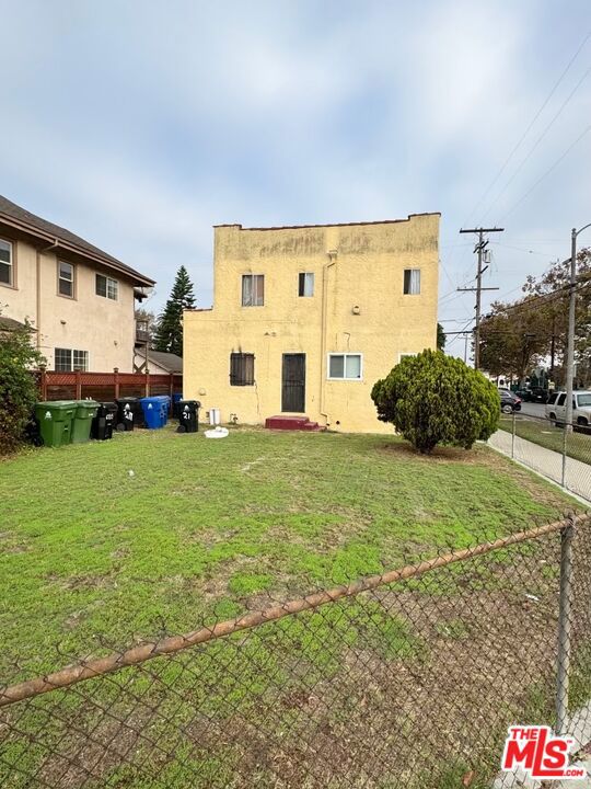 6217 S Halldale Avenue