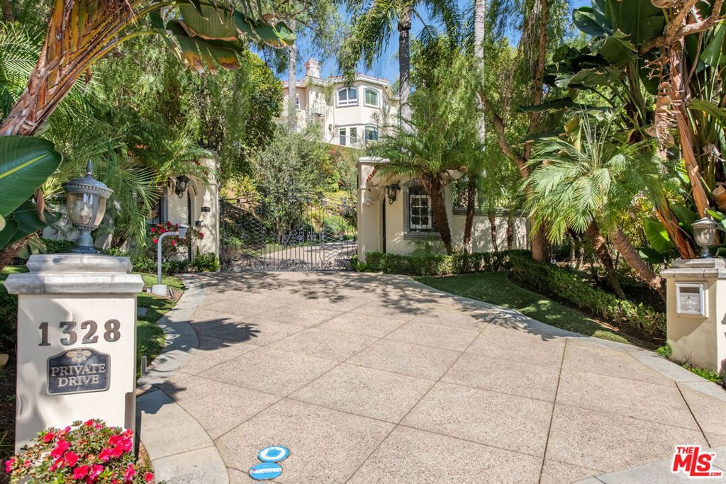 1328 Las Pulgas Road
