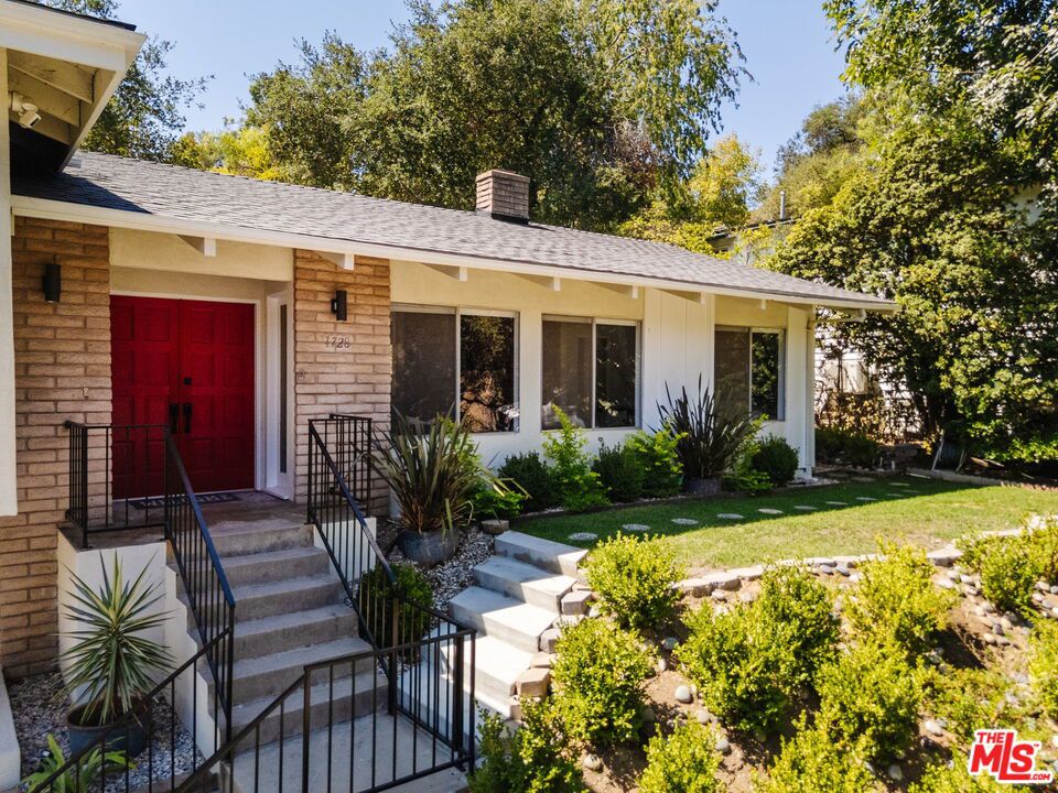 1728 Royal Boulevard