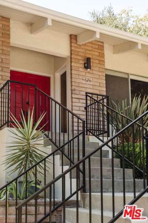 1728 Royal Boulevard
