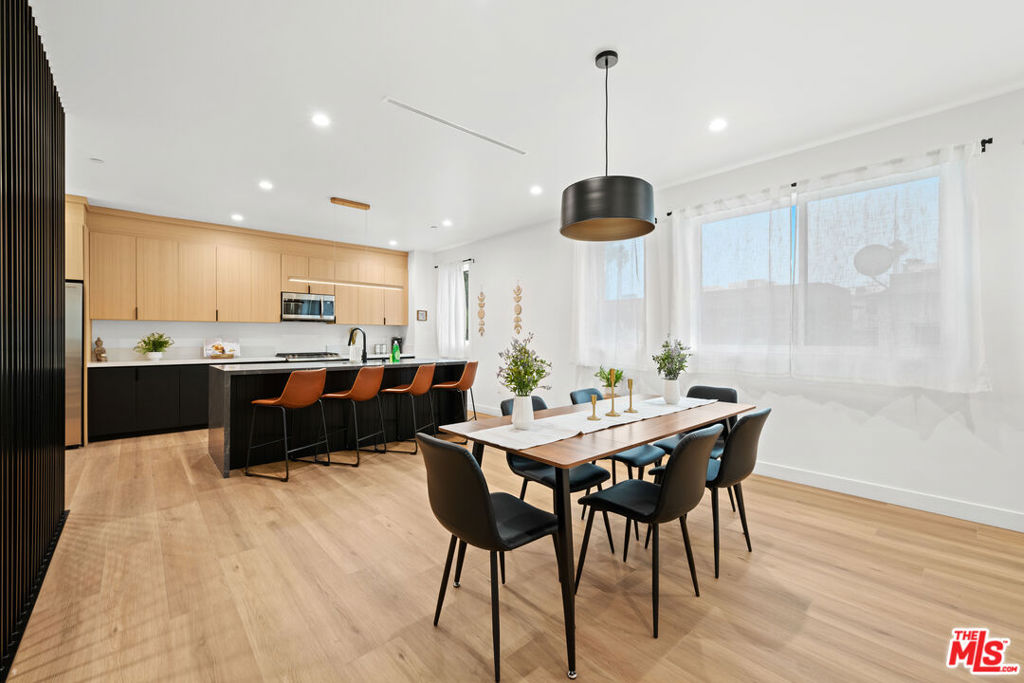 835 N Mccadden Place