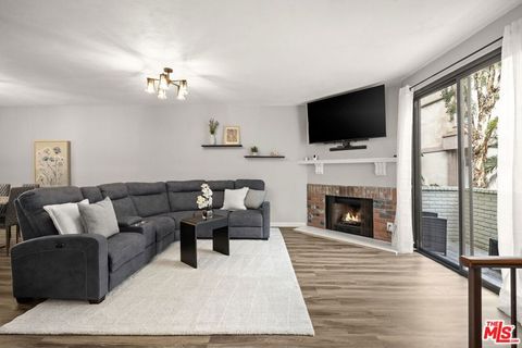 6540 Hayvenhurst Avenue 3 Van Nuys CA 91406