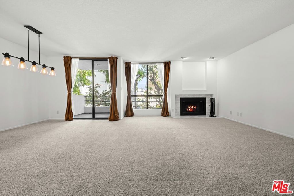 1312 S Saltair Avenue 215