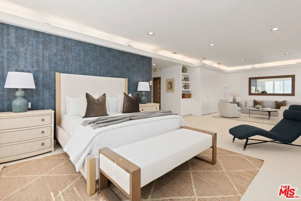 Los Angeles, California 90024, United States, 2 Bedrooms Bedrooms, ,4 BathroomsBathrooms,Residential,Active,237628