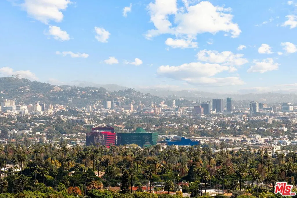 Los Angeles, California 90024, United States, 2 Bedrooms Bedrooms, ,4 BathroomsBathrooms,Residential,Active,237628