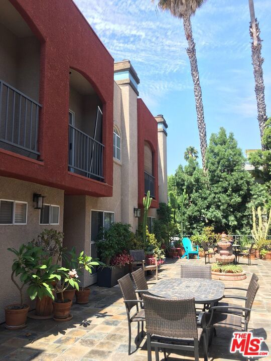 1957 N Bronson Avenue 112