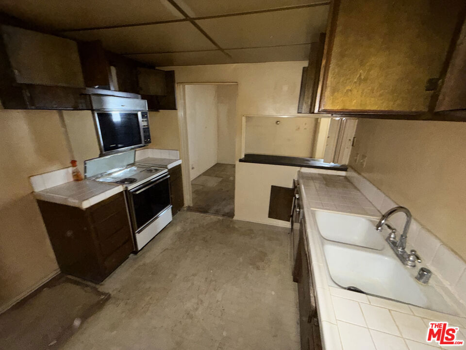 400 S La Fayette Park Place 213