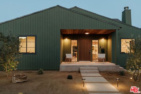 326 N Gower Street Los Angeles CA 90004