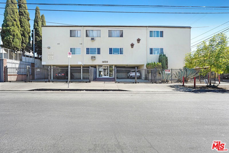 1602 N Mariposa Avenue