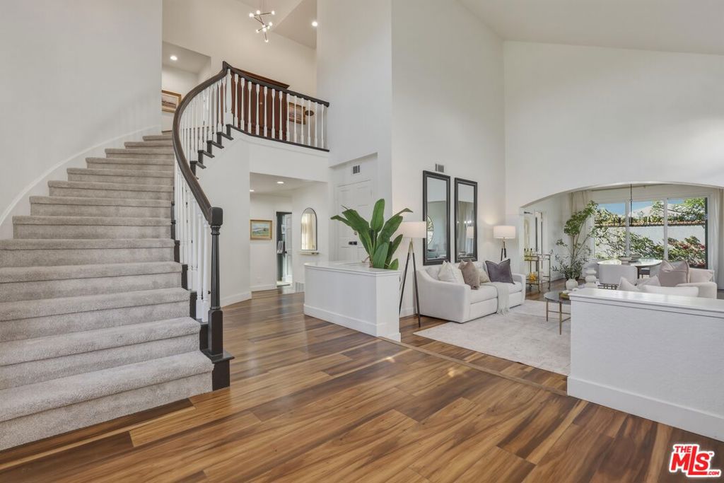 7619 W 85th Street
