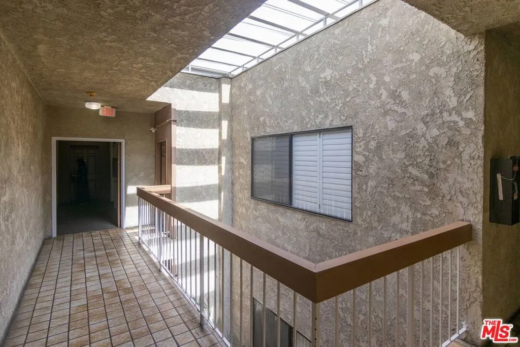 Valley Village, California 91607, United States, 2 Bedrooms Bedrooms, ,2 BathroomsBathrooms,Residential,Active,132638