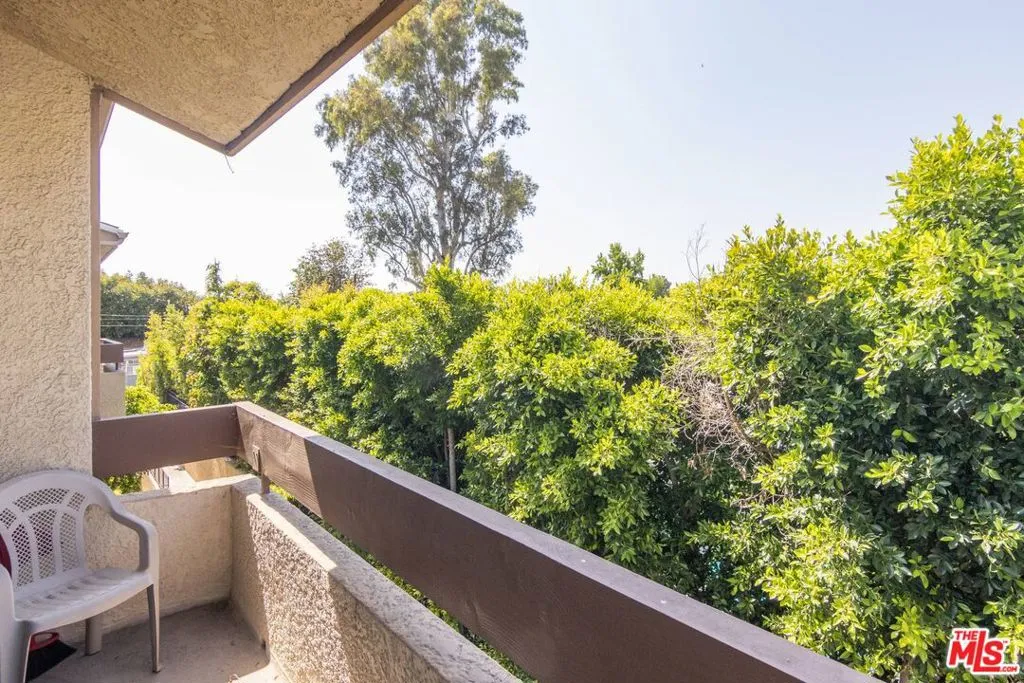 Valley Village, California 91607, United States, 2 Bedrooms Bedrooms, ,2 BathroomsBathrooms,Residential,Active,132638