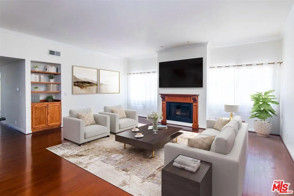 Valley Village, California 91607, United States, 2 Bedrooms Bedrooms, ,2 BathroomsBathrooms,Residential,Active,132638