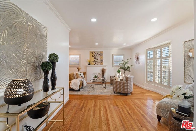 4215 W 58th Place
