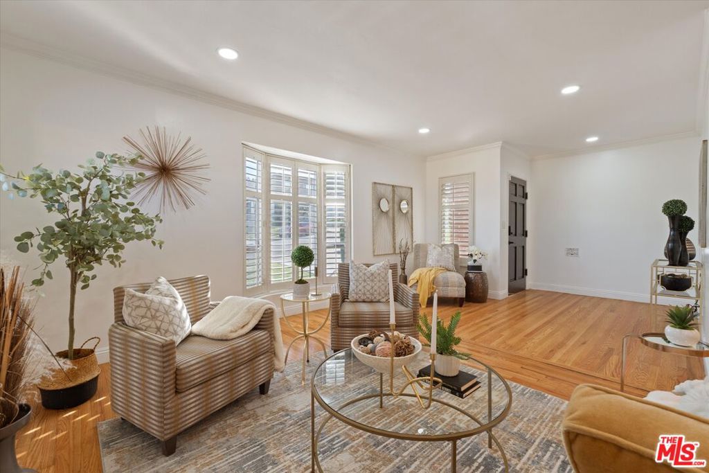 4215 W 58th Place