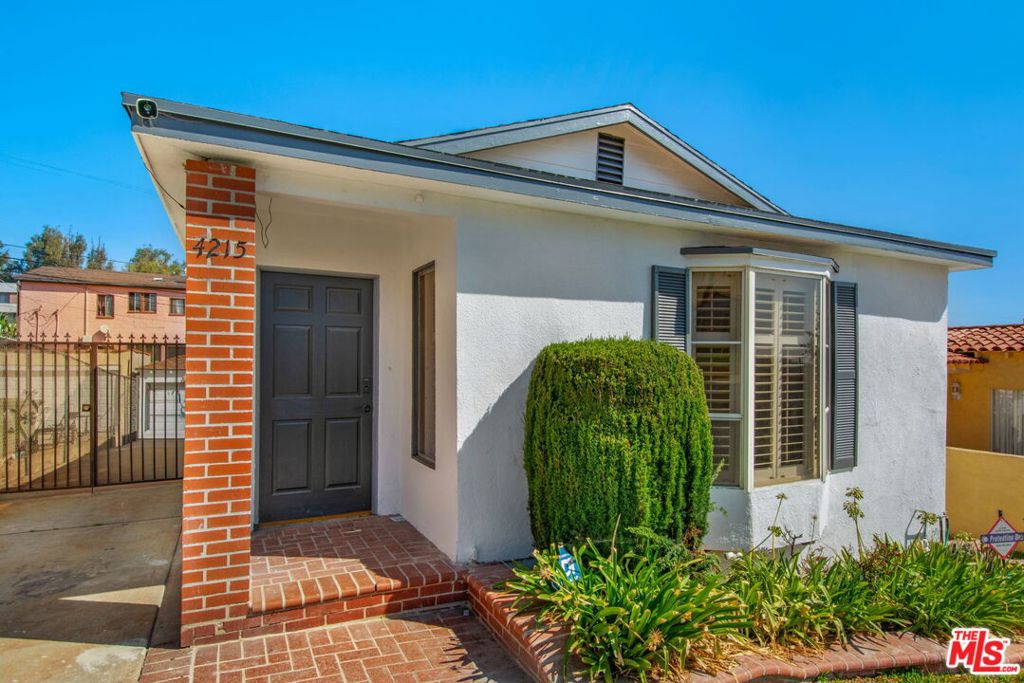 4215 W 58th Place