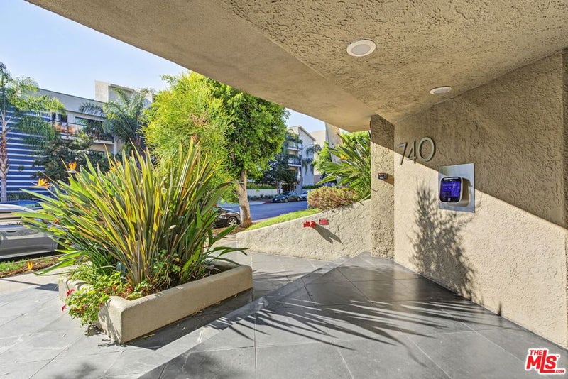 740 N Kings Road 314