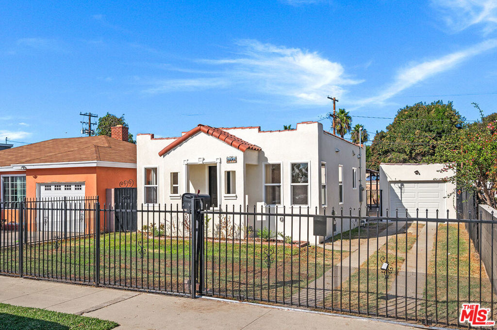 3641 E Elizabeth Street