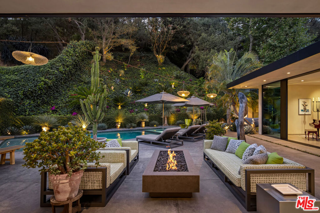 Properties 4 1087 Moraga Drive