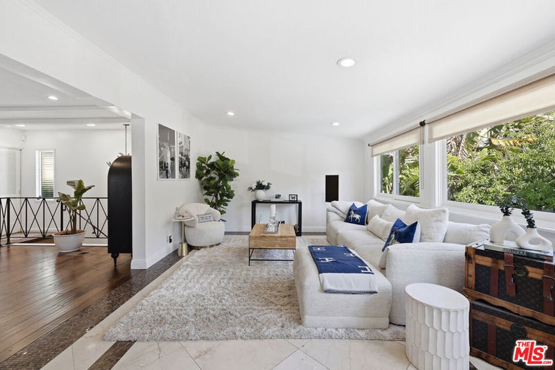 2300 Benedict Canyon Drive