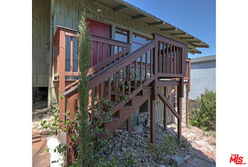 1627 Fargo Street