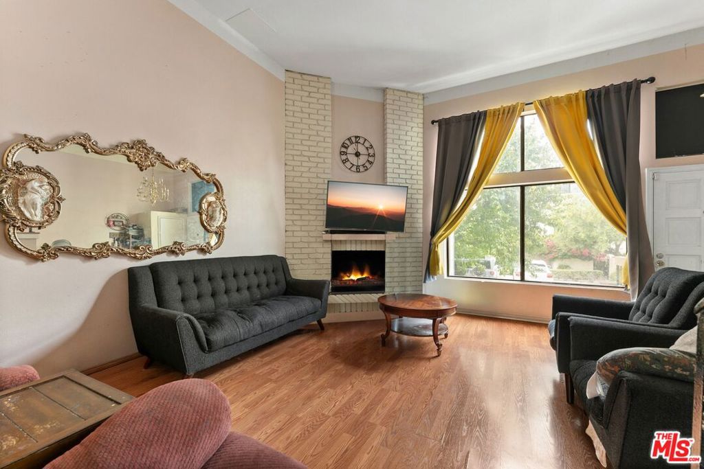 20224 Sherman Way 26