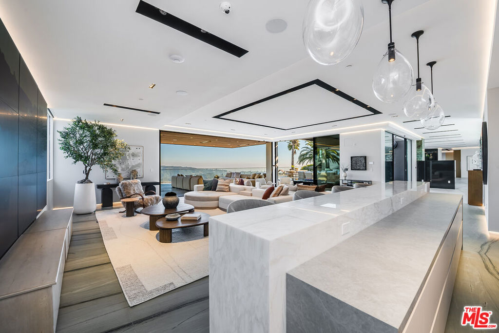 2078 Stradella Road
