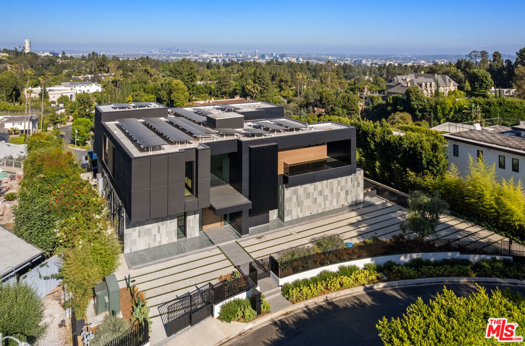 1140 Summit Drive