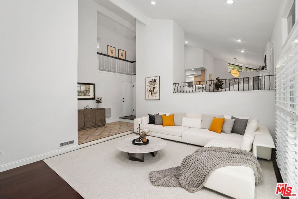 Properties 3 2880 Woodwardia Drive