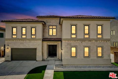 12509 N Saddle Court Porter Ranch CA 91326