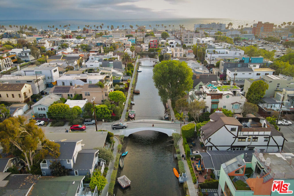 416 Carroll Canal