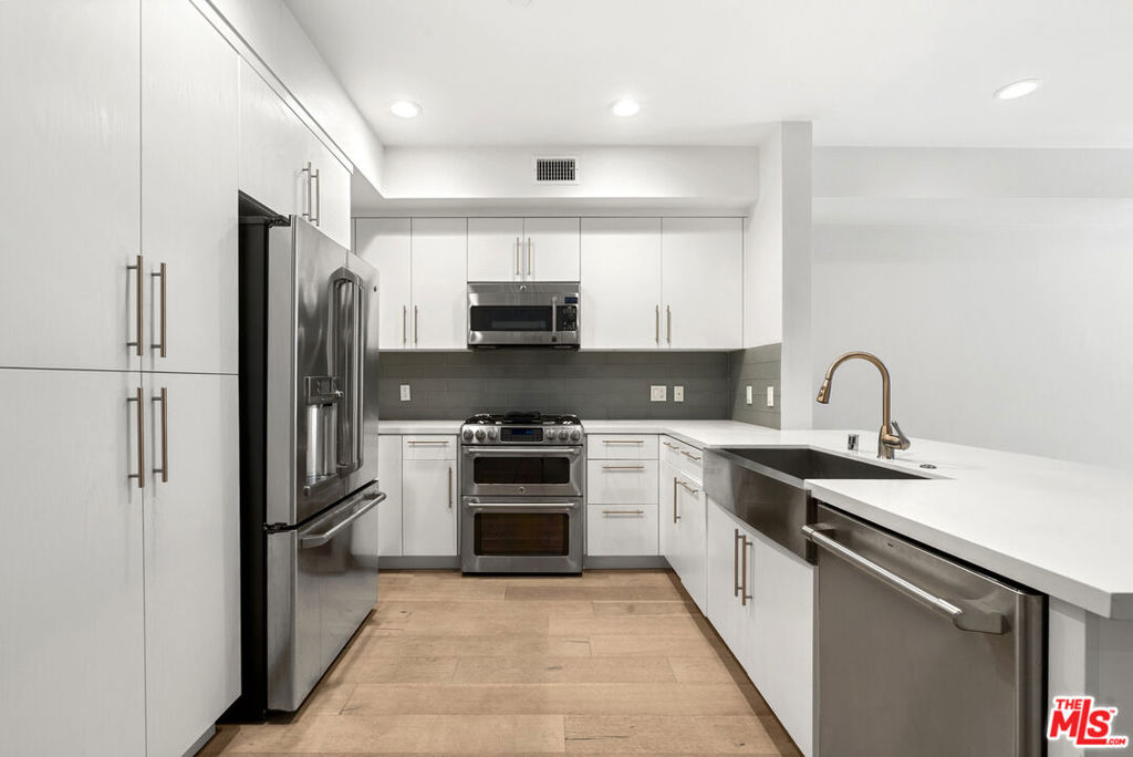 4240 Laurel Canyon Boulevard 105