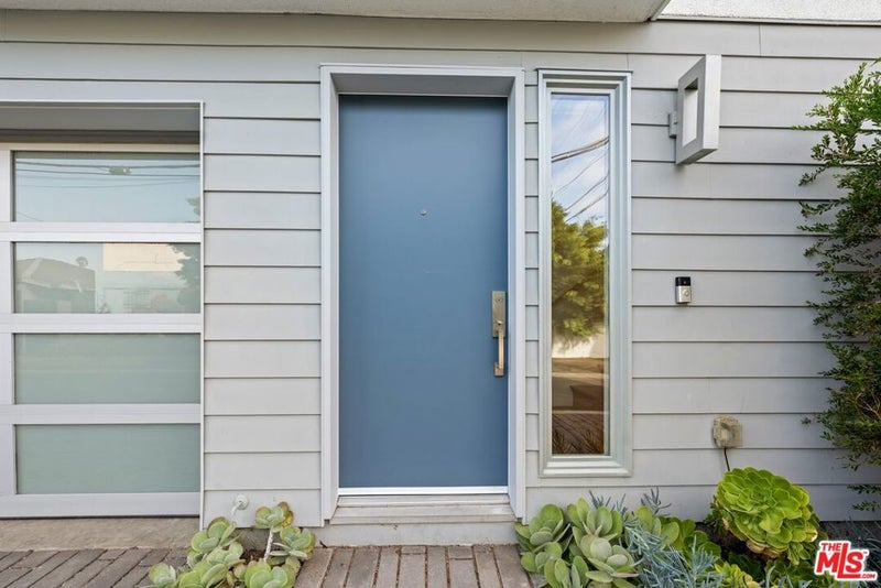 11724 Culver Boulevard 10