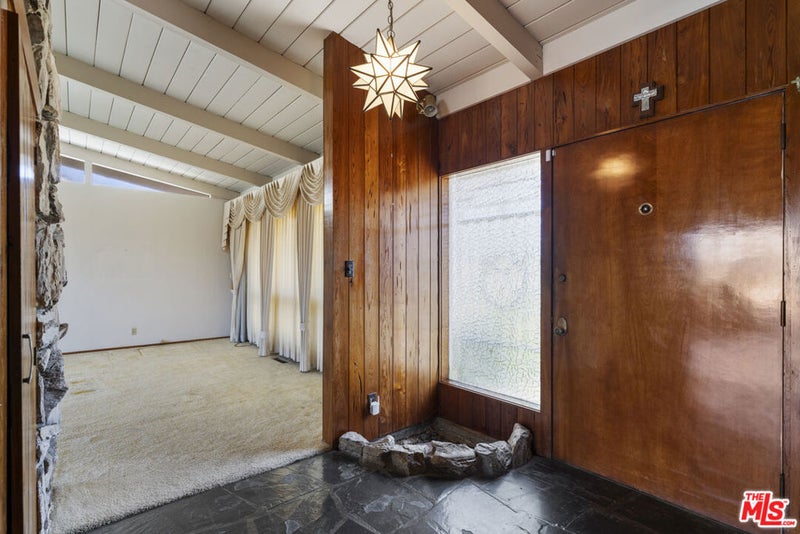 4555 Don Diego Drive