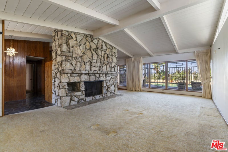 4555 Don Diego Drive