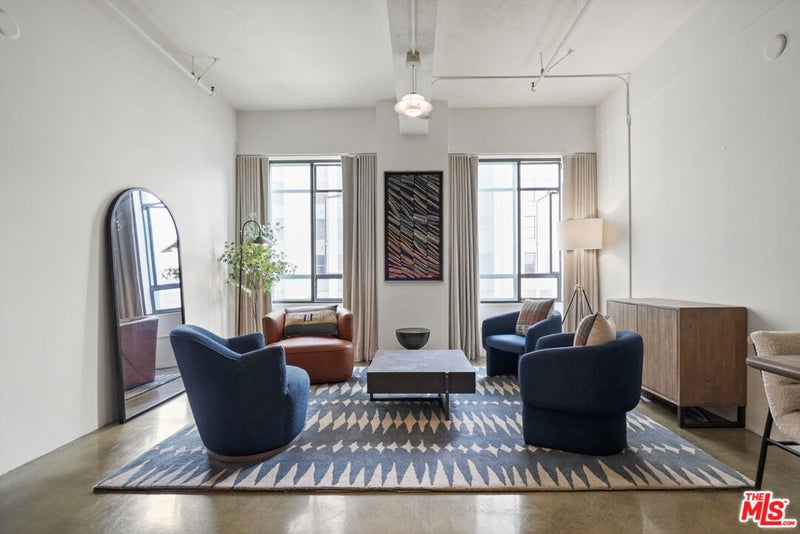 849 S Broadway 403