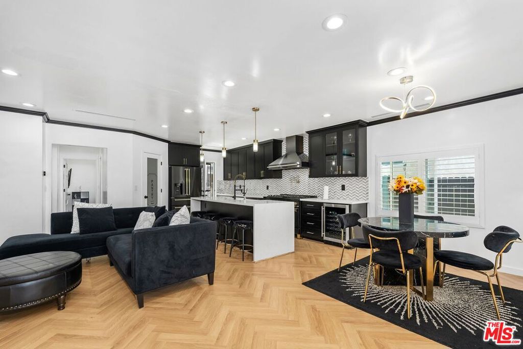 3012 W 73rd Street