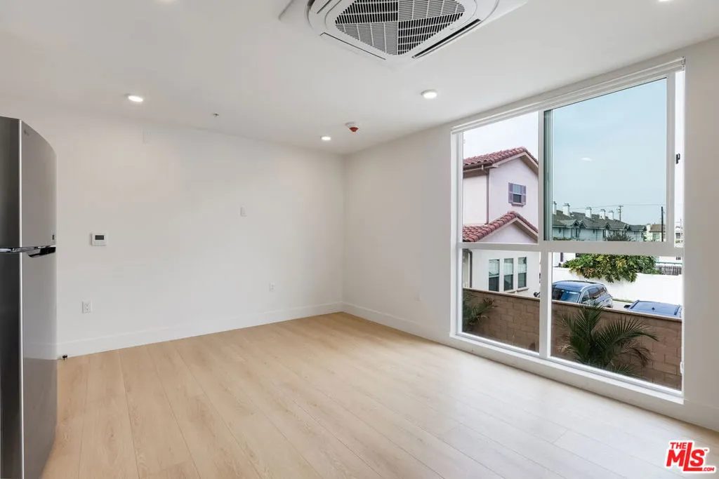 Cypress, California 90630, United States, 1 Bedroom Bedrooms, ,1 BathroomBathrooms,Residential,Active,239293