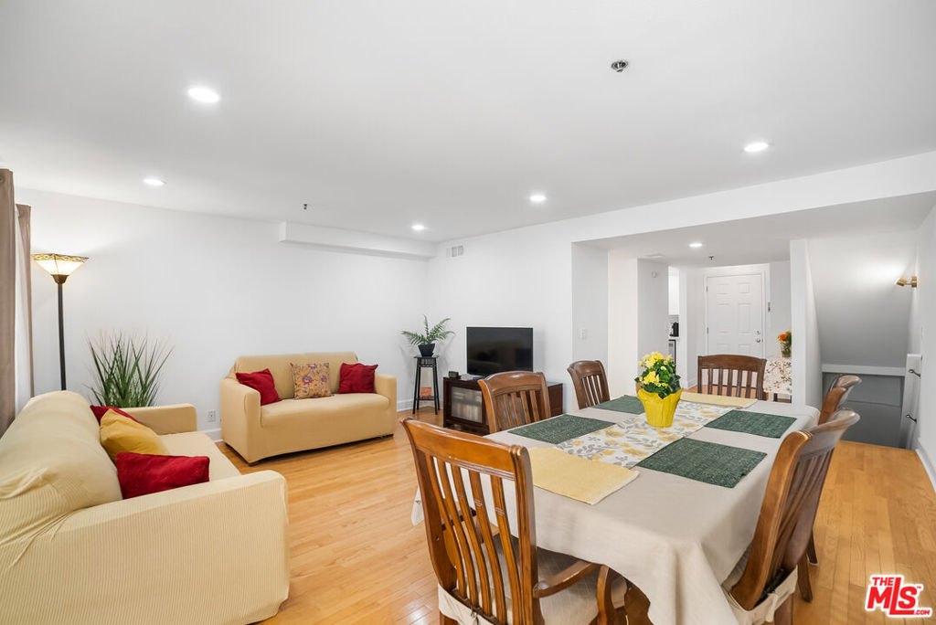 Properties 4 241 Monterey Road B